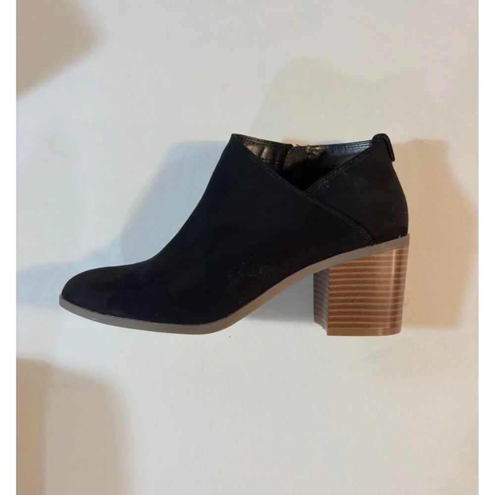 Size 8 Black ankle boots